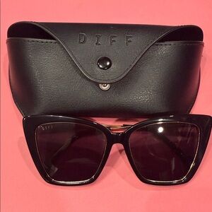 Diff Women’s Black Cat-Eye Sunglasses with Case New
